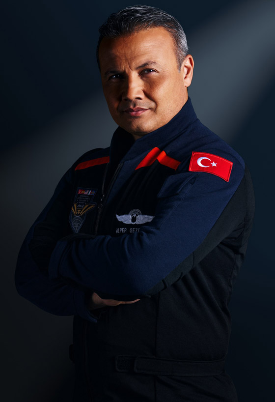 (طرتُ بلا أجنحة ومذاق الطعام مختلف).. أول رائد فضاء تركي يتحدث عن رحلته صورة رقم 10