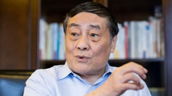 وفاة زونغ تشينغهو أحد أغنى رجال الأعمال الصينيين.. كان ينام تحت جسر صورة رقم 1