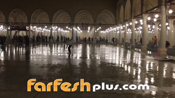 فيديو: أمطار تفاجئ مصلين بأقدم جامع في مصر وإفريقيا صورة رقم 2