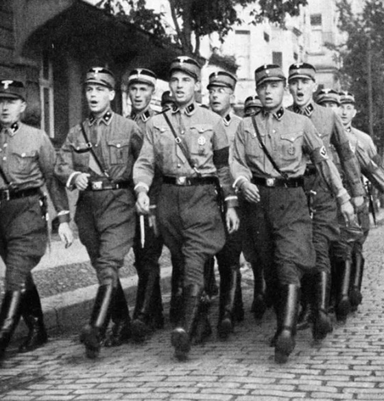 بفضل انقلاب فاشل.. بلغ هتلر سدة الحكم بألمانيا صورة رقم 1