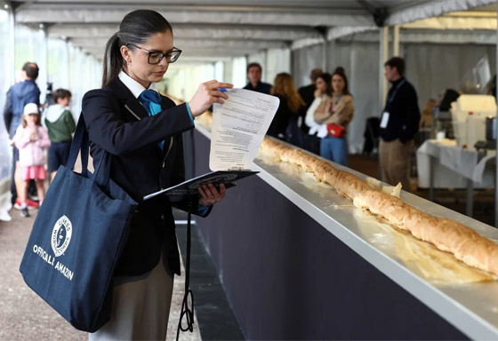 فرنسا تتفوق على إيطاليا وتحقق رقما قياسيا بأطول رغيف خبز في العالم صورة رقم 1