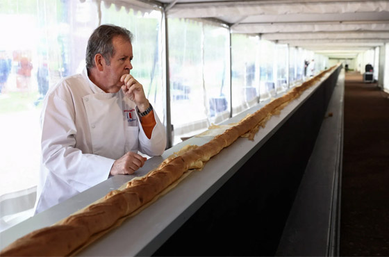فرنسا تتفوق على إيطاليا وتحقق رقما قياسيا بأطول رغيف خبز في العالم صورة رقم 6