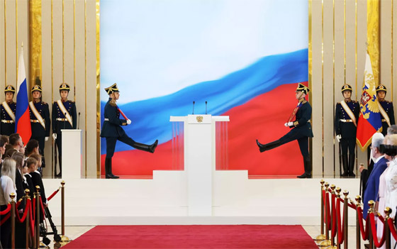 صور لحفل تنصيب الرئيس الروسي فلاديمير بوتين صورة رقم 5