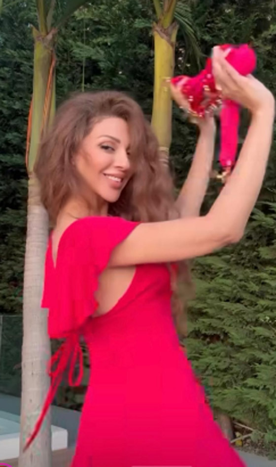 ميريام فارس ترقص بإثارة في فيديو تحدّي رقص والجمهور: مصدقة حالا شاكيرا! صورة رقم 10