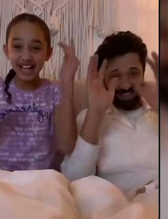 فيديو: كريم محمود عبد العزيز يحتفل بعيد ميلاد ابنتيه بأجواء طفولية ممتعة صورة رقم 5