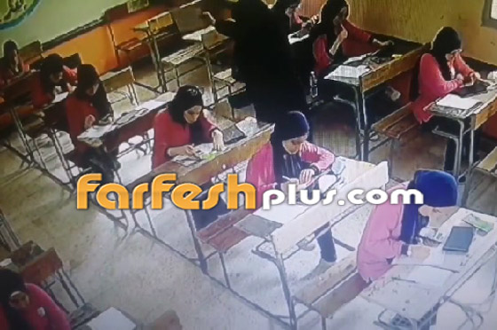 لفتة عفوية طيبة من معلمة مصرية تجاه طالباتها أثناء الامتحان تثير ضجة وتلفت الأنظار! صورة رقم 3