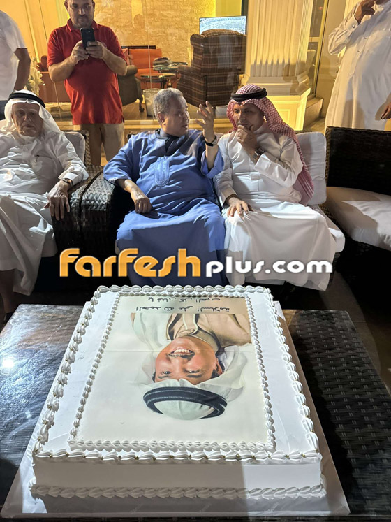 عودة محمد عبده إلى جدة بعد العلاج وأصدقاؤه يحتفلون بعيد ميلاده: صور وفيديوهات صورة رقم 9