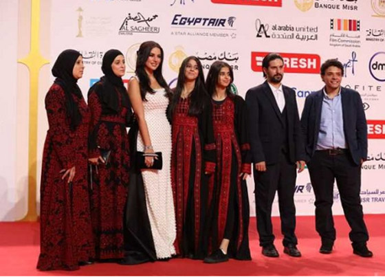 رزان مغربي مع ابنها بمهرجان القاهرة السينمائي يخطفان الأضواء   صورة رقم 2