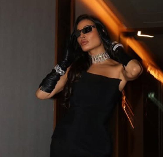 عيد ميلاد نادين نسيب نجيم: ممنوع دخول الرجال ومسلسل صالون زهرة يزيّن الكعكة!  صورة رقم 10