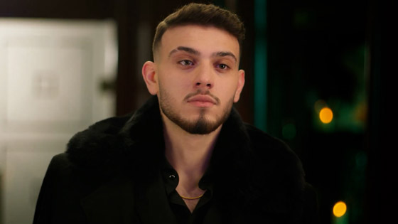 طفلة تنهار بالبكاء من شدة التأثر في حفل الشامي بتونس.. الجمهور ينتقد والشامي يدافع عنها.. صورة رقم 6