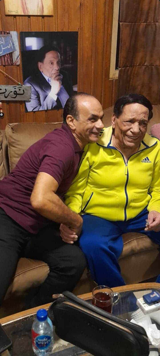 احدث صورة للزعيم عادل إمام بعد غياب طويل يُشعل مواقع التواصل..  صورة رقم 3
