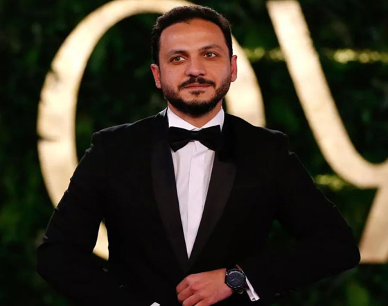 8 مشاهير بدأوا حياتهم كأطباء منهم كريم فهمي (دكتور أسنان)، عزت أبو عوف (نساء وتوليد) وباسم يوسف صورة رقم 16 8 مشاهير بدأوا حياتهم كأطباء منهم كريم فهمي (دكتور أسنان)، عزت أبو عوف (نساء وتوليد) وباسم يوسف صورة رقم 16