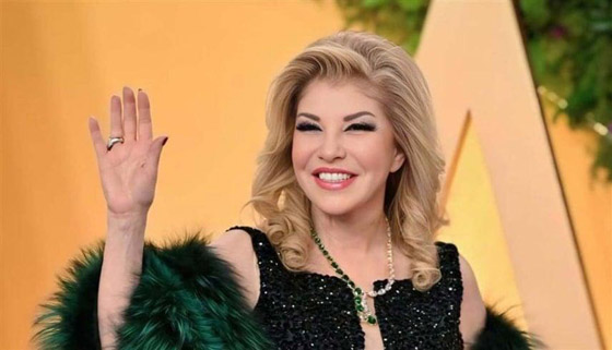 موقف محرج للإعلامية هالة سرحان.. سخرت من مذيعة لم تعرفها والجمهور يهاجمها ويتهمها بالغرور! صورة رقم 2 موقف محرج للإعلامية هالة سرحان.. سخرت من مذيعة لم تعرفها والجمهور يهاجمها ويتهمها بالغرور! صورة رقم 2