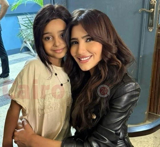 أحمد العوضي ومي عمر يحققان أمنية الطفلة ليلى المصابة بالسرطان: مثّلت في فيلمهما الجديد صورة رقم 5 أحمد العوضي ومي عمر يحققان أمنية الطفلة ليلى المصابة بالسرطان: مثّلت في فيلمهما الجديد صورة رقم 5