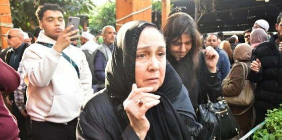 لماذا غاب أحمد الفيشاوي عن جنازة والدته سمية الألفي؟ صور.. صورة رقم 2 لماذا غاب أحمد الفيشاوي عن جنازة والدته سمية الألفي؟ صور.. صورة رقم 2