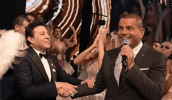 رد فعل طريف ومضحك لـ هاني شاكر حين أخطأت المذيعة وقدّمته على أنه (عمرو دياب)! وكيف نعاه الهضبة؟ صورة رقم 3 رد فعل طريف ومضحك لـ هاني شاكر حين أخطأت المذيعة وقدّمته على أنه (عمرو دياب)! وكيف نعاه الهضبة؟ صورة رقم 3