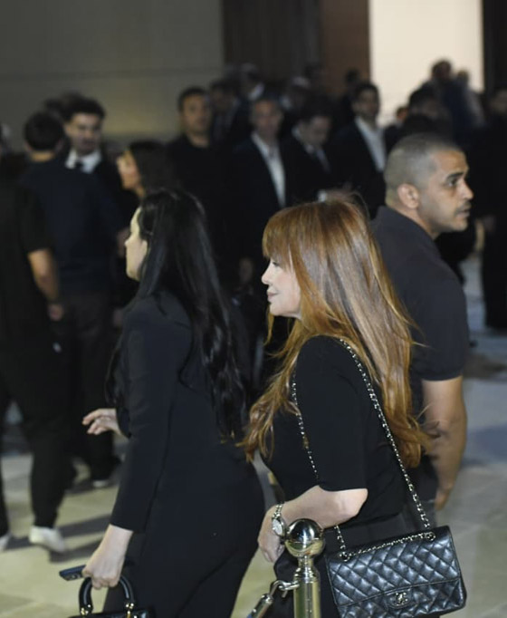 النجوم في عزاء هاني شاكر: تامر حسني، يسرا، دنيا وإيمي سمير غانم، حسبن فهمي، هيفاء وهبي، أنغام، ولبلبة صورة رقم 2 النجوم في عزاء هاني شاكر: تامر حسني، يسرا، دنيا وإيمي سمير غانم، حسبن فهمي، هيفاء وهبي، أنغام، ولبلبة صورة رقم 2