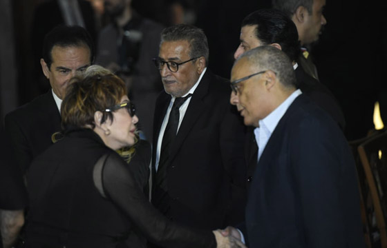 النجوم في عزاء هاني شاكر: تامر حسني، يسرا، دنيا وإيمي سمير غانم، حسبن فهمي، هيفاء وهبي، أنغام، ولبلبة صورة رقم 12 النجوم في عزاء هاني شاكر: تامر حسني، يسرا، دنيا وإيمي سمير غانم، حسبن فهمي، هيفاء وهبي، أنغام، ولبلبة صورة رقم 12