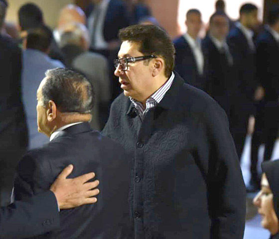 النجوم في عزاء هاني شاكر: تامر حسني، يسرا، دنيا وإيمي سمير غانم، حسبن فهمي، هيفاء وهبي، أنغام، ولبلبة صورة رقم 14 النجوم في عزاء هاني شاكر: تامر حسني، يسرا، دنيا وإيمي سمير غانم، حسبن فهمي، هيفاء وهبي، أنغام، ولبلبة صورة رقم 14