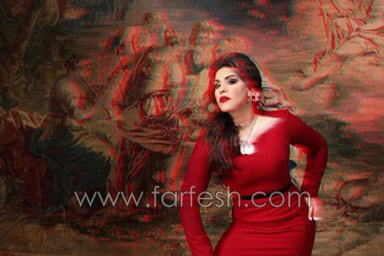 اطلالة مثيرة للفنانة احلام بفستان احمر ناري واخرى ذهبية براقة صورة رقم 3