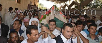 بالصور والفيديو: تشييع جثمان احمد رمزي وسط بكاء ابنته وحفيده  صورة رقم 5