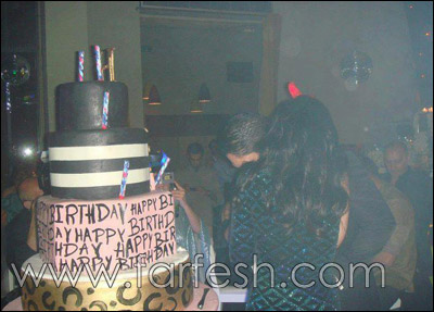 هيفاء وهبي تحتفل بعيد ميلادها مع الاصدقاء وسط اجواء من الفرح!  صورة رقم 6