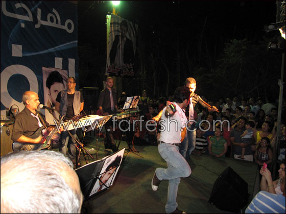 عمر جاد يشعل أجواء مهرجان الفرح الشويفات 2011  صورة رقم 3