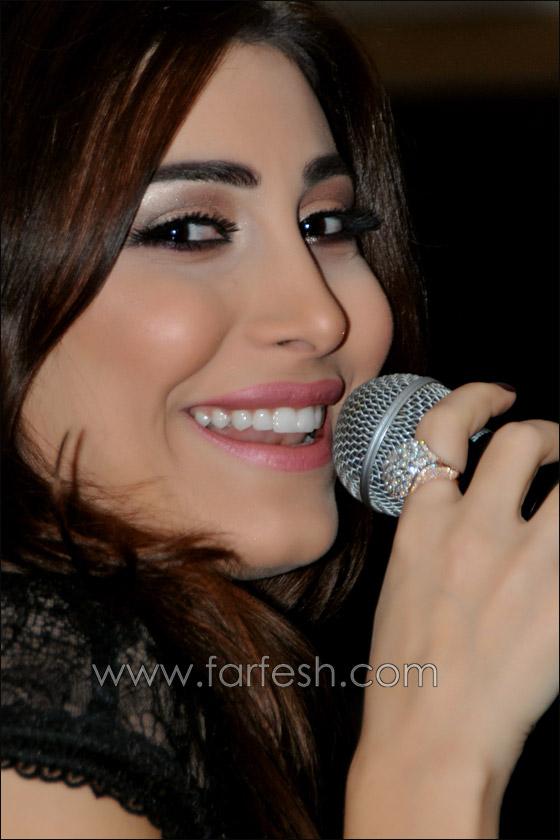 النجمة اللبنانية يارا تودّع عام 2010 مع جمهورها  صورة رقم 3
