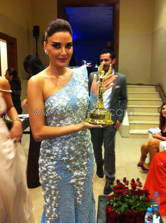 بالصور: سيرين عبد النور تحصل على جائزة أفضل ممثلة عربية  صورة رقم 3