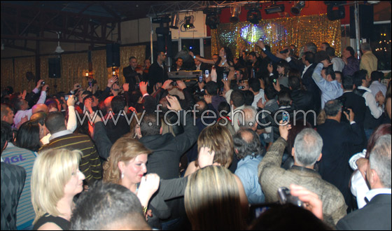 النجمة دومينيك حوراني تحتفل في عيد الحب مع علي الديك!!  صورة رقم 10