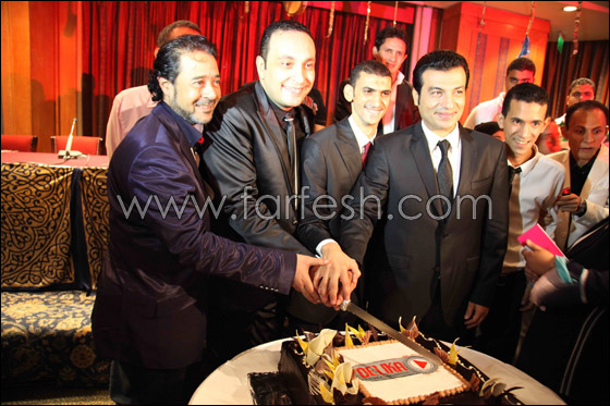 بالصور.. ايهاب توفيق يحتفل مع النجوم بنجاح ألبومه!   صورة رقم 9