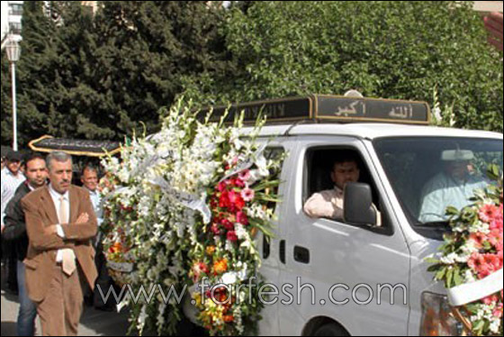 بالصور.. تشييع جثمان الفنان خالد تاجا بحضور الفنانين السوريين صورة رقم 23 بالصور.. تشييع جثمان الفنان خالد تاجا بحضور الفنانين السوريين صورة رقم 23