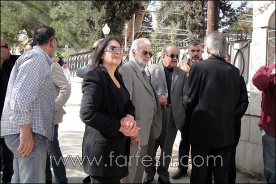 بالصور.. تشييع جثمان الفنان خالد تاجا بحضور الفنانين السوريين صورة رقم 6 بالصور.. تشييع جثمان الفنان خالد تاجا بحضور الفنانين السوريين صورة رقم 6