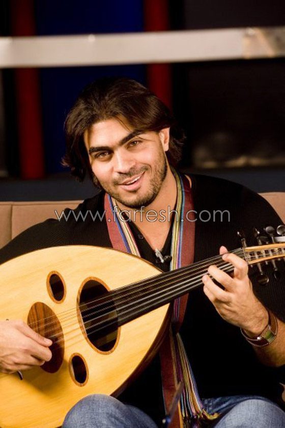 المغني والممثل خالد سليم.. موهبة فنية منذ الصغر ويغني بعدة لهجات صورة رقم 9