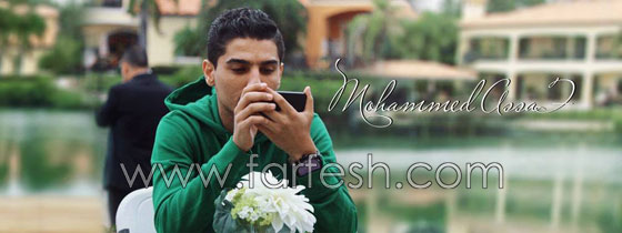 محمد عساف الفنان الاصيل المتواضع يشارك جمهوره بصورته وهو يأكل العدس صورة رقم 3