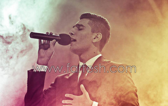 محمد عساف الفنان الاصيل المتواضع يشارك جمهوره بصورته وهو يأكل العدس صورة رقم 9