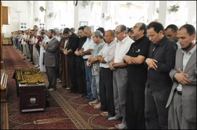 بالصور.. قلة من الفنانين في وداع عمر الحريري!! صورة رقم 11 بالصور.. قلة من الفنانين في وداع عمر الحريري!! صورة رقم 11
