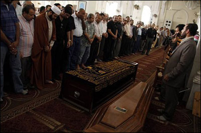 بالصور.. قلة من الفنانين في وداع عمر الحريري!! صورة رقم 20 بالصور.. قلة من الفنانين في وداع عمر الحريري!! صورة رقم 20
