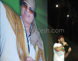 انتقادات لاذعة لتامر حسني بسبب صورته مع معمر القذافي  صورة رقم 2