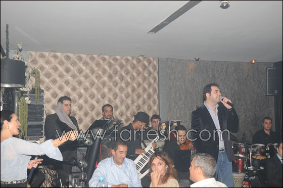 جمهور كبير يستقبل وائل جسّار بكثير من الحبّ صورة رقم 4 جمهور كبير يستقبل وائل جسّار بكثير من الحبّ صورة رقم 4