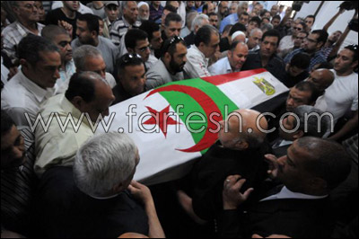 استياء جمهور الراحلة وردة من نقل جثمانها عبر رافعة بمطار القاهرة!  صورة رقم 3