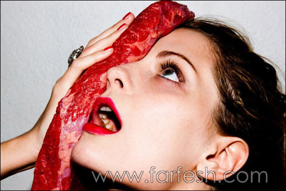 بالصور.. ميشا بارتون تتناول اللحوم النيئة!! صورة رقم 4 بالصور.. ميشا بارتون تتناول اللحوم النيئة!! صورة رقم 4