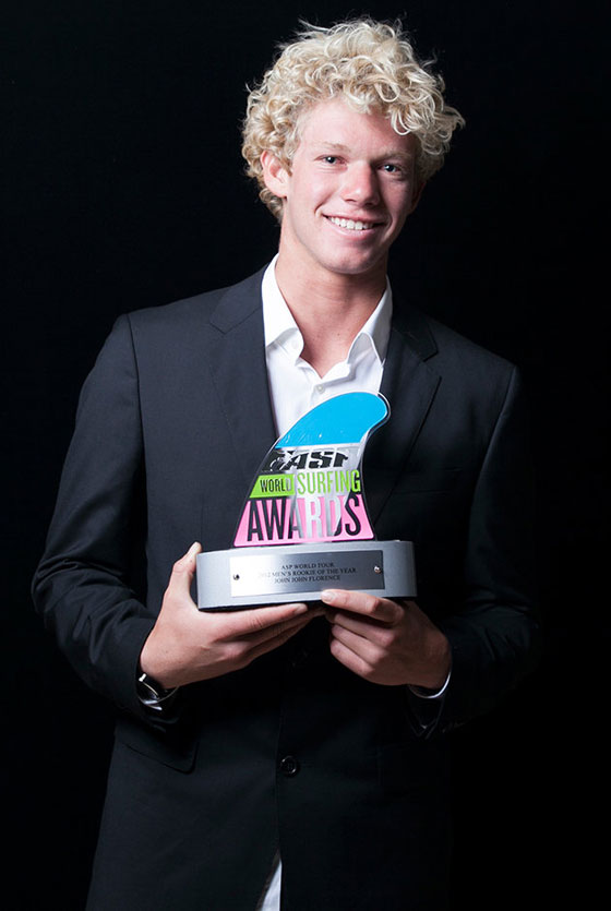 هل تايلور سويفت على علاقة مع راكب أمواج؟! صورة رقم 12 هل تايلور سويفت على علاقة مع راكب أمواج؟! صورة رقم 12
