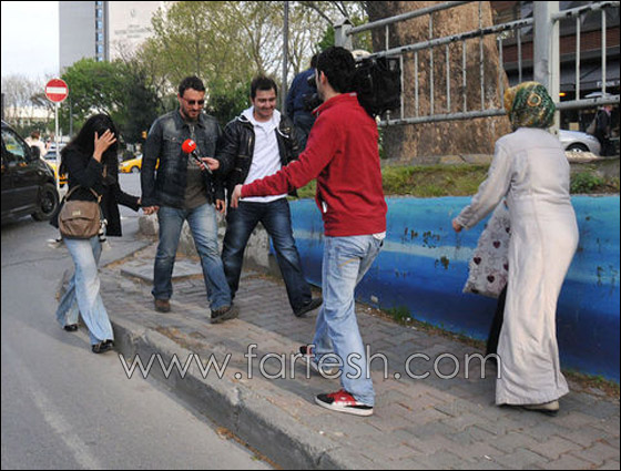 لأول مرة بعد ولادتهما.. عدسات المصورين تلتقط صور لتوأم لأول مرة بعد ولادتهما.. عدسات المصورين تلتقط صور لتوأم