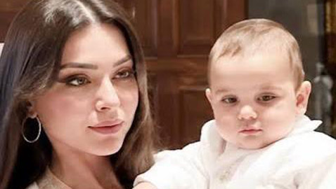 ‏هيفاء وهبي في الكنيسة تحتفل بعمادة ابن اختها والجمهور يتساءل: هل هيفا مسلمة أم مسيحية؟